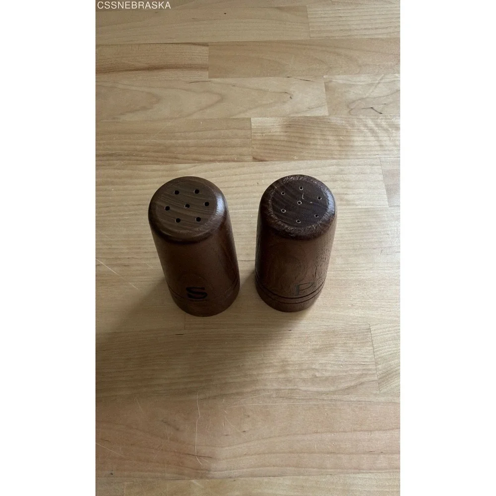 The Unbranded Brand brown solid